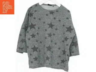 Grå sweatshirt med stjernemønster fra Sofie Schnoor (str. 140)