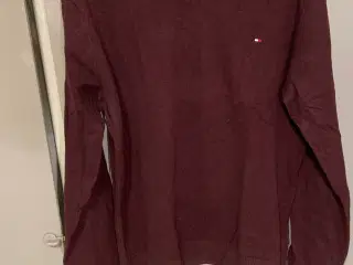 Sweater med V-hals fra Tommy Hilfiger, str XL