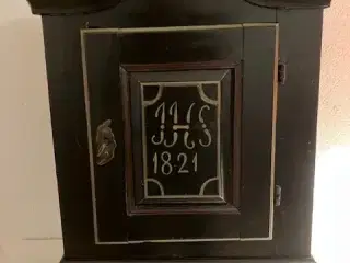 Tobaksskab med låge og skuffe