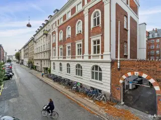 Kontorlejemål ved Søerne - kun 400 meter til metro