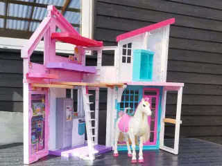 Barbie hus og hest