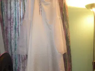 kjole hvid størrelse 36 