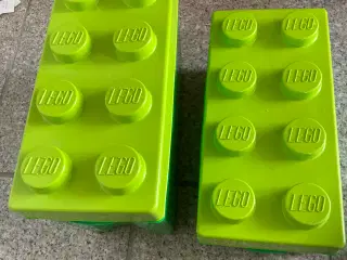 2 LEGO kasser inkl. LEGO Duploklodser