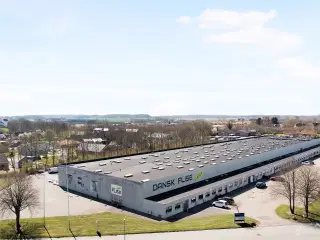 Lager-/kontorlejemål nær motorvej E45