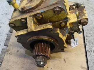 New Holland TF46 Hydrostatpumpe 80750687