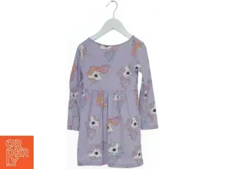 Lilla kjole med enhjørning print fra H&M (str. 116)