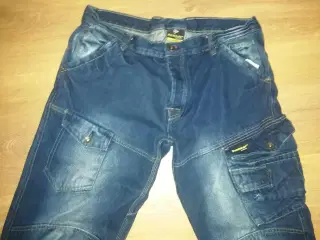 DUNLOP WORKER JEANS, LIVVIDDE 92, I FLOT STAND.