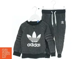 Adidas børnesæt fra Adidas (str. 92)