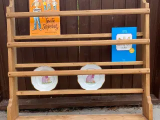 Antik tallerkenrække træ