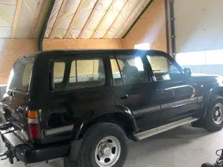 Toyota landcruiser hdj80