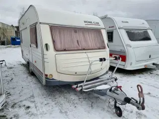 2005 - Home-Car Racer Spirit 45   VELHOLDT CAMPINGVOGN TIL SMÅ PENGE MED RUNDSIDDEGRUPPE OG FRANSK SENG.