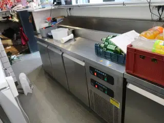 Kølebord FRENOX MPN3-PIZ-R290 med kølevitrine