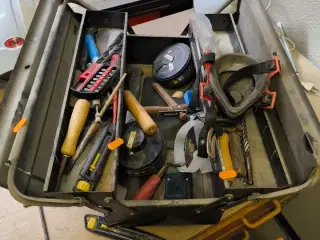 Værktøjskasse m. indhold
