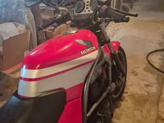 Honda CB 450s + reservedele 