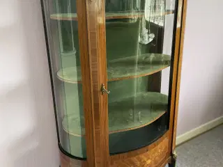 Meget velholdt vitrineskab 