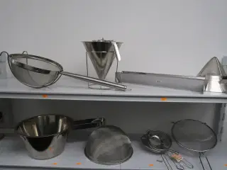 Saucedispenser og sier