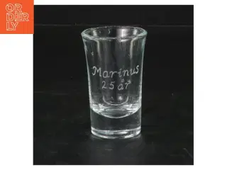 Snapse glas med gravering (str. 7 cm)