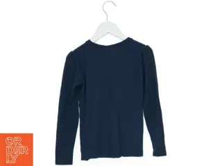 Langærmet bluse med sommerfugleprint fra Pomp de Lux (str. 110)