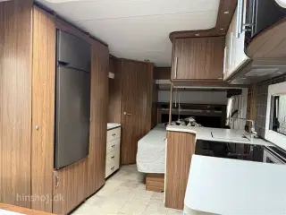 2016 - Polar Svit 560 CTH   Luksus Polar vintervogn med fransk dobbeltseng fra Hinshøj Caravan