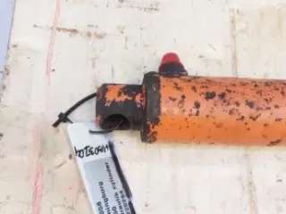 Dronningborg D1650 Hydraulik Cylinder 28220264