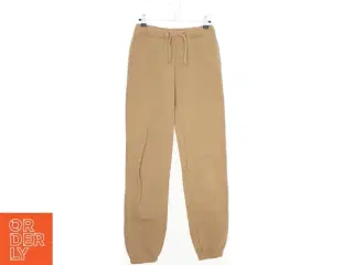 Brune joggebukser fra Only (str. 164)