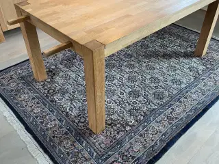 Spisebord massiv eg