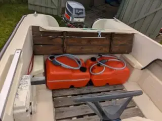 Styrepultsjolle LAMI 425R med Brenderup bådtrailer
