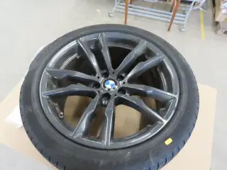 BMW fælge med PIRELLI vinterdæk til BMW X5M
