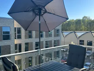 Havemøbelsæt med stole og bord