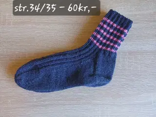 Hjemmestrikkede sokker str.34/35