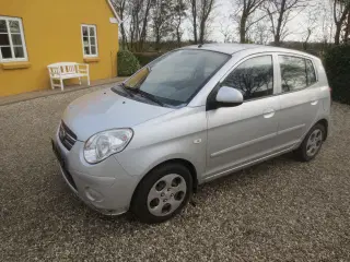 Kia Picanto 1.1 i Ny Tandrem. 