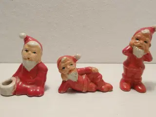 3 gamle porcelænsnisser i fin stand. Højeste 8cm.