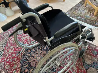 Actiumplus kørestol, næsten ikke brugt