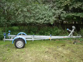 Terhi 440 Jolle + Trailer og motor