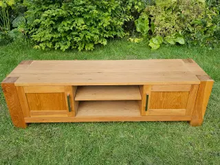 Stort Tv-Bord Af Træ – God Stand