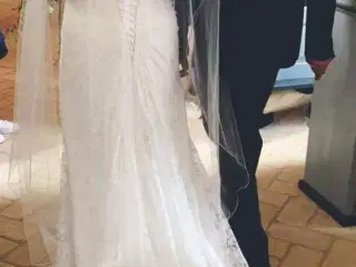 Brudekjole fra Askepot og Valentino Justin 