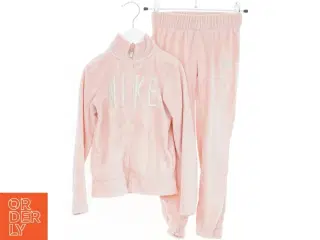 Træningssæt fra Nike i lyserød fra Nike (str. 116)