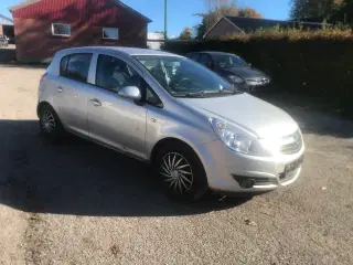 Næsten ny syn   Opel Corsa 1.3  2009   Km kun. 155