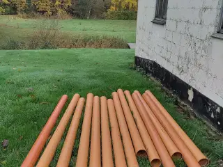 28 m PVC Warwin rør