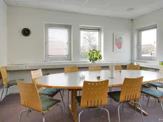Velindrettede lokaler til kontorbrug eller undervisning