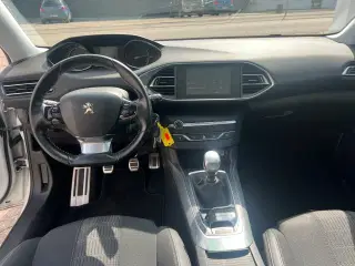 Peugeot 308 1,5 BlueHDi 130 Allure Sky