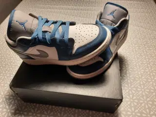 Nike Air Jordan 1 Low True Blue str. 37.5