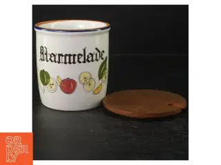 Keramik marmeladeglas med trælåg fra Knabstrup (str. Ø. 11 cm. længde, 11 cm)