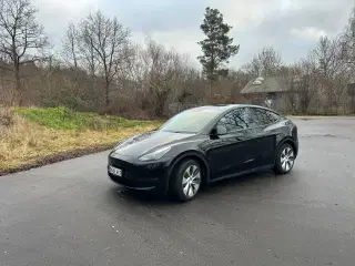 Tesla Model Y  Long Range AWD