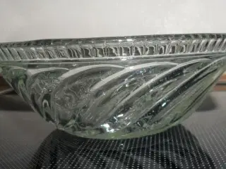 Gl. stor glasskål