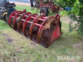 Skovl med overfald
