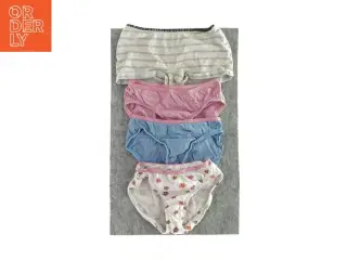 Underbukser (4 styks) (str. 98-104)