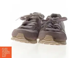 Grå sneakers fra Nike (str. 36,5)