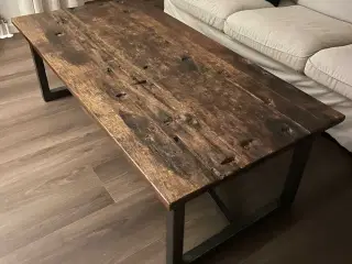 ILVA sofabord i genbrugstræ.