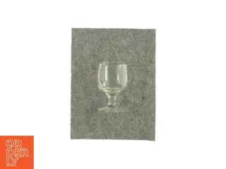 Lille glas på fod (str. HØ: 10x6 cm )